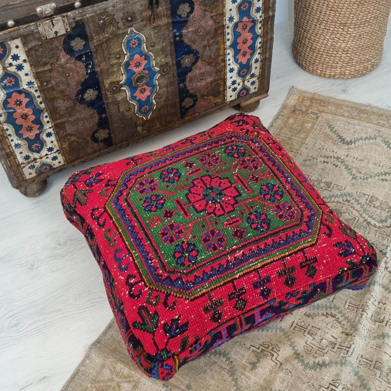 El%20Dokuma%20%20Kilim%20Puf%20Yer%20Minderi