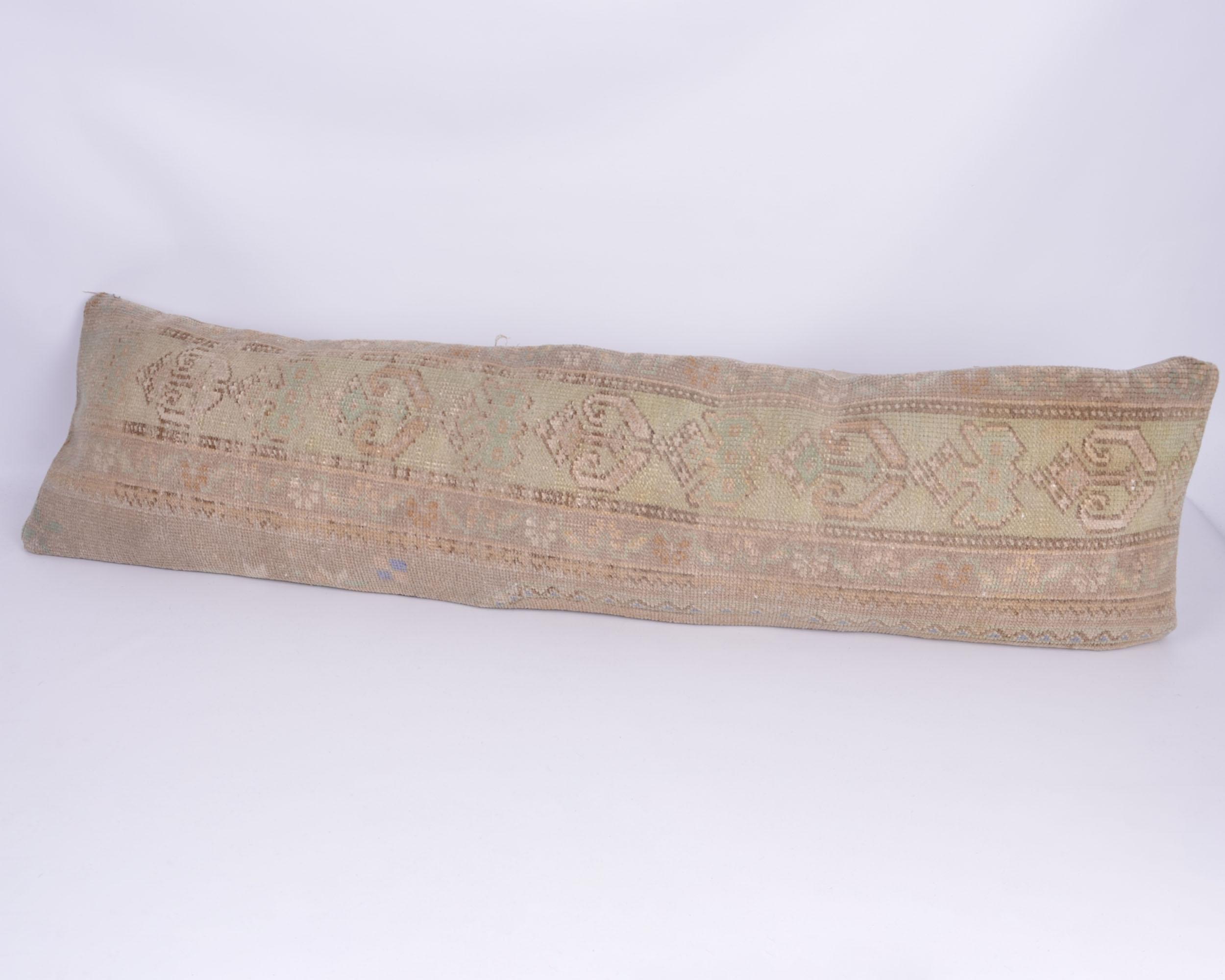 Antika Halı Yastık Kılıfı